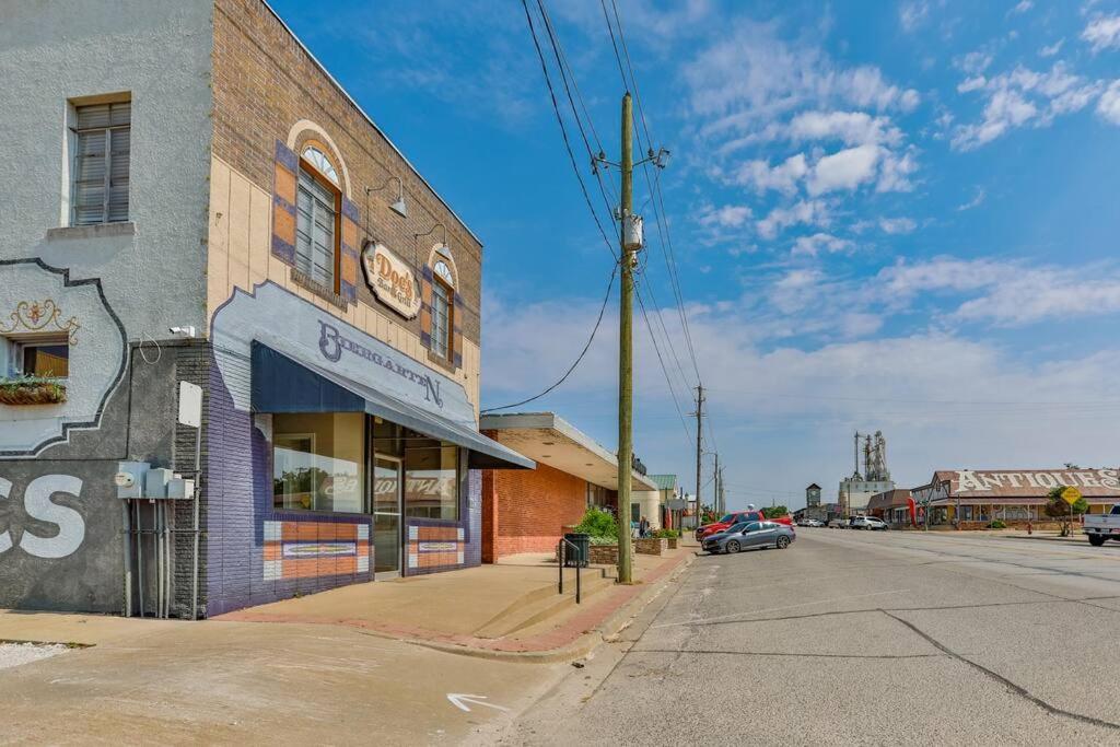 The Loft At 113 - Gateway To The North Texas Hill Country Διαμέρισμα Muenster Εξωτερικό φωτογραφία