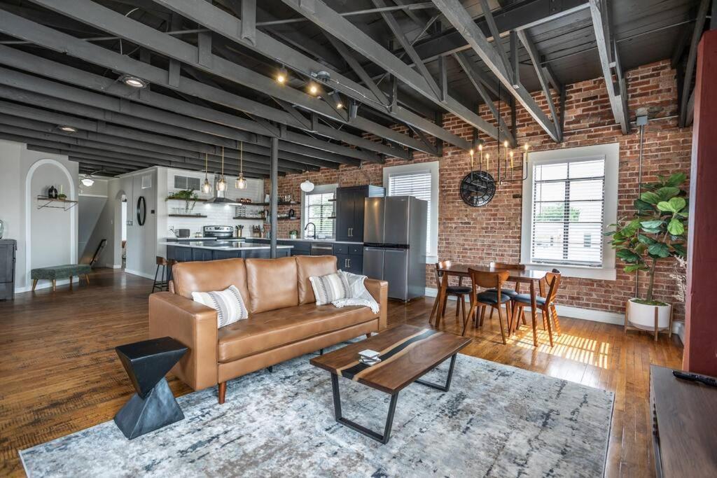 The Loft At 113 - Gateway To The North Texas Hill Country Διαμέρισμα Muenster Εξωτερικό φωτογραφία