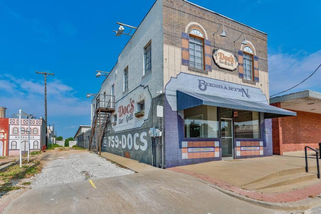 The Loft At 113 - Gateway To The North Texas Hill Country Διαμέρισμα Muenster Εξωτερικό φωτογραφία