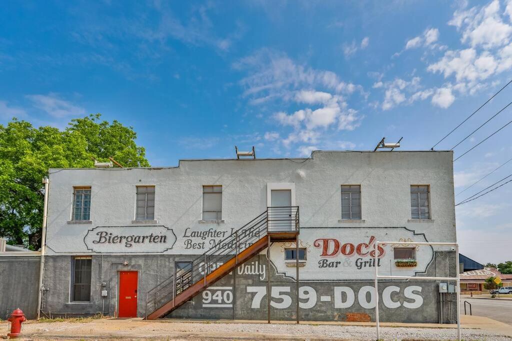 The Loft At 113 - Gateway To The North Texas Hill Country Διαμέρισμα Muenster Εξωτερικό φωτογραφία