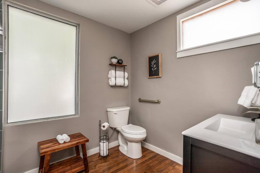 The Loft At 113 - Gateway To The North Texas Hill Country Διαμέρισμα Muenster Εξωτερικό φωτογραφία